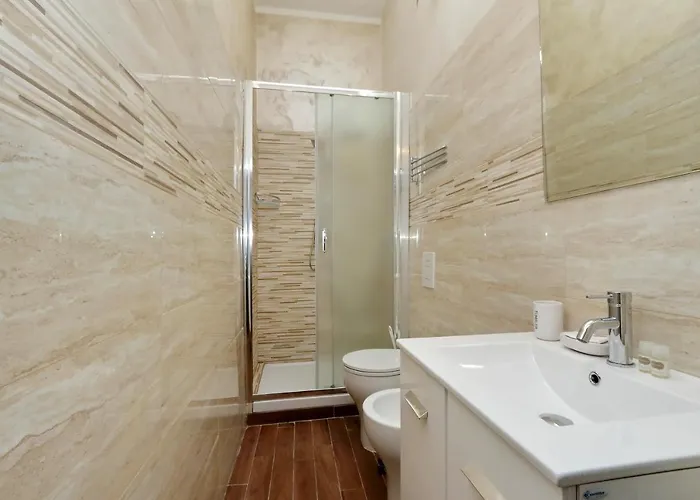 Deluxe And One Chilling Jacuzzi 4*