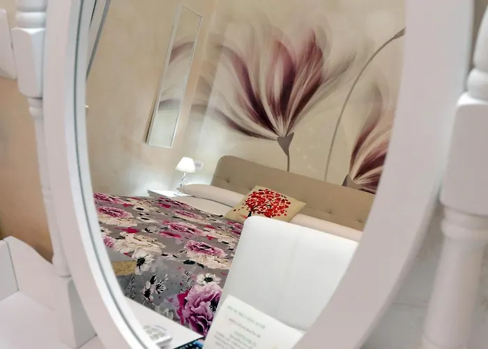 Deluxe And One Chilling Jacuzzi 4*